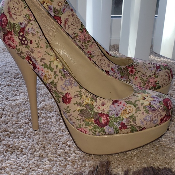 Shoes - Picture 2 of 3